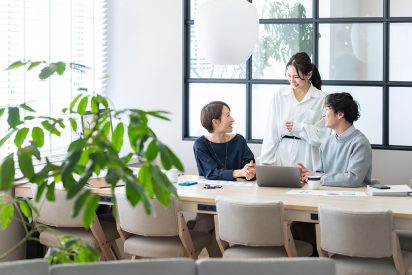 理由1｜給与計算・労務手続きをシステム上で一括サポート